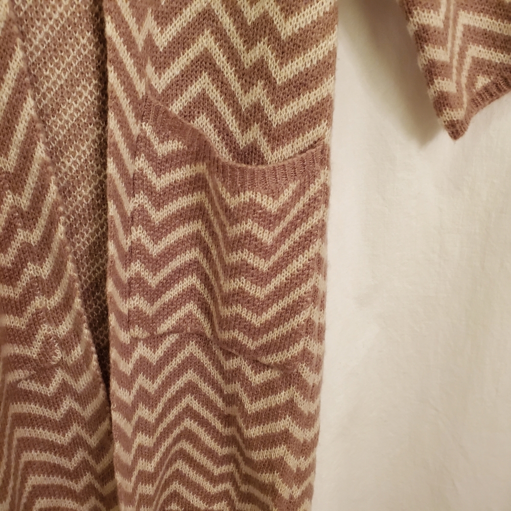 Forever 21 Chevron Pattern Long Cardigan - Picture 4 of 8